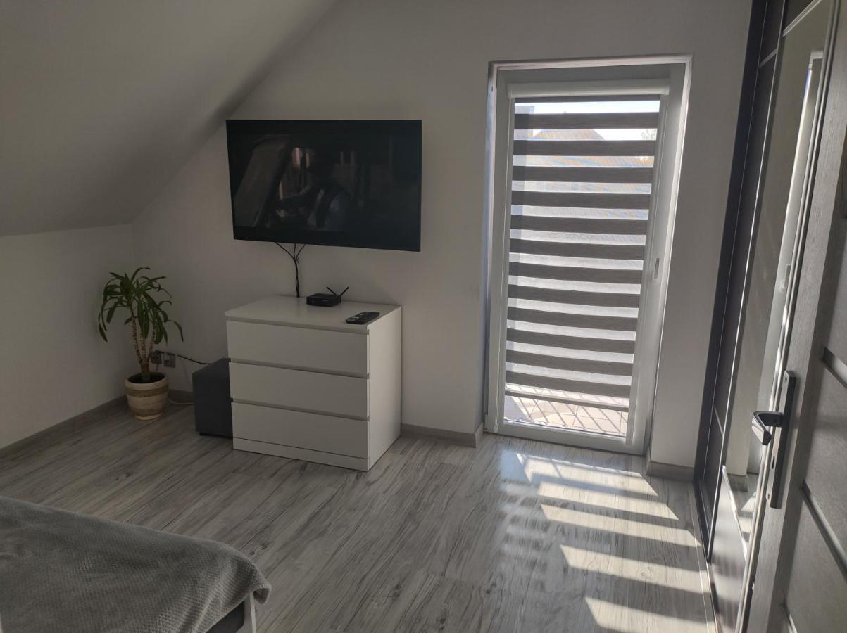 Pokoje Goscinne U Bosmana Dzwirzyno Luaran gambar